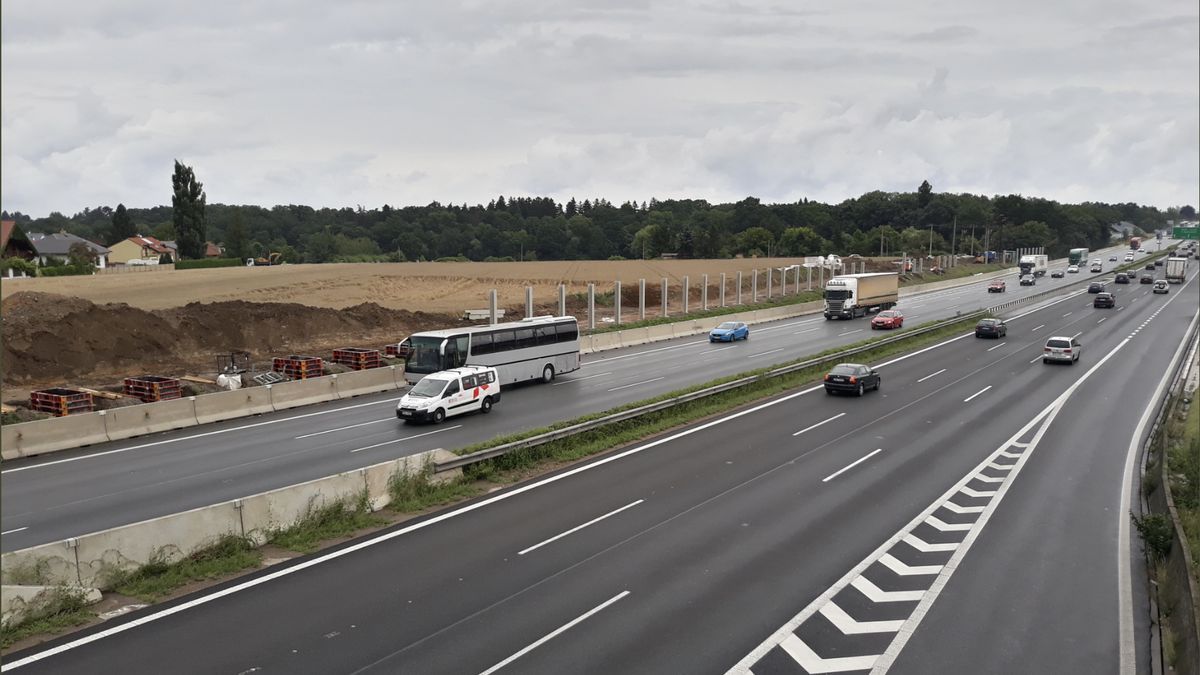 V Praze zmizelo pět kilometrů dálnice. Řidiči musí sundat nohu z plynu